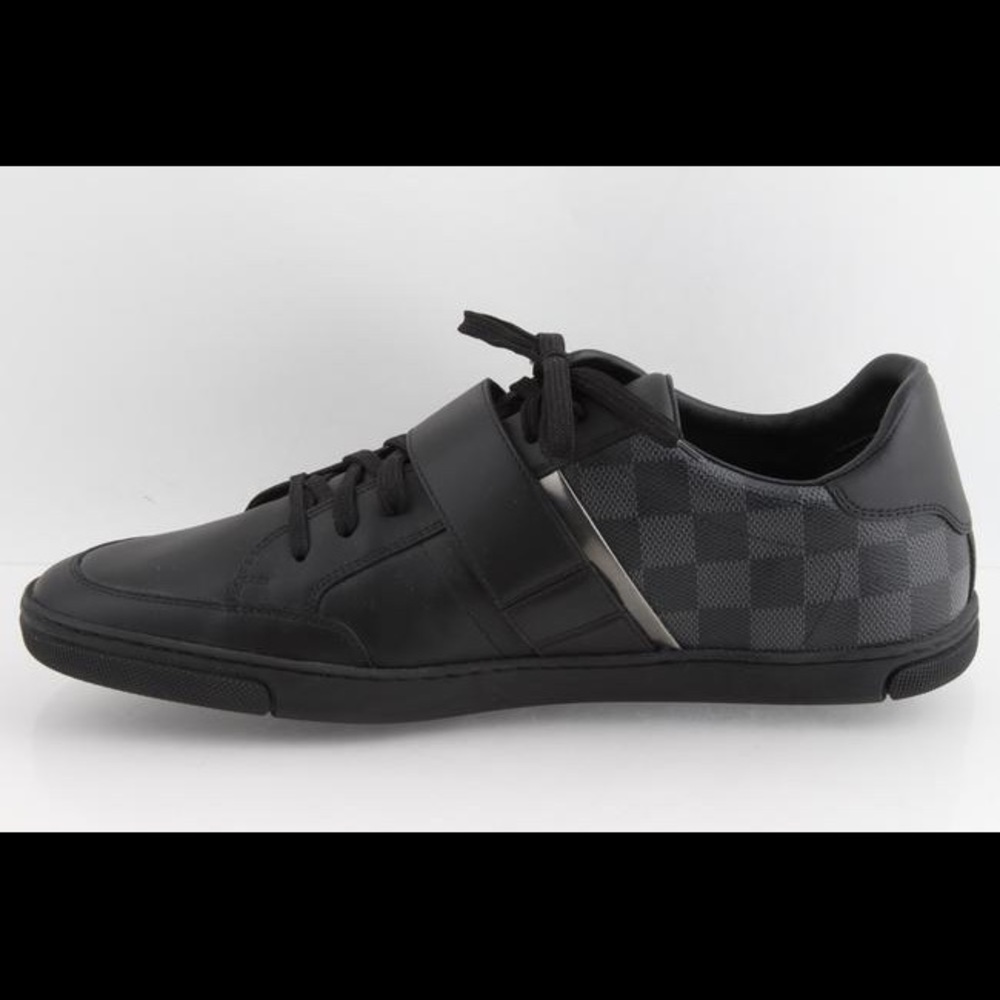 Authentic LV Mens Sneakers used